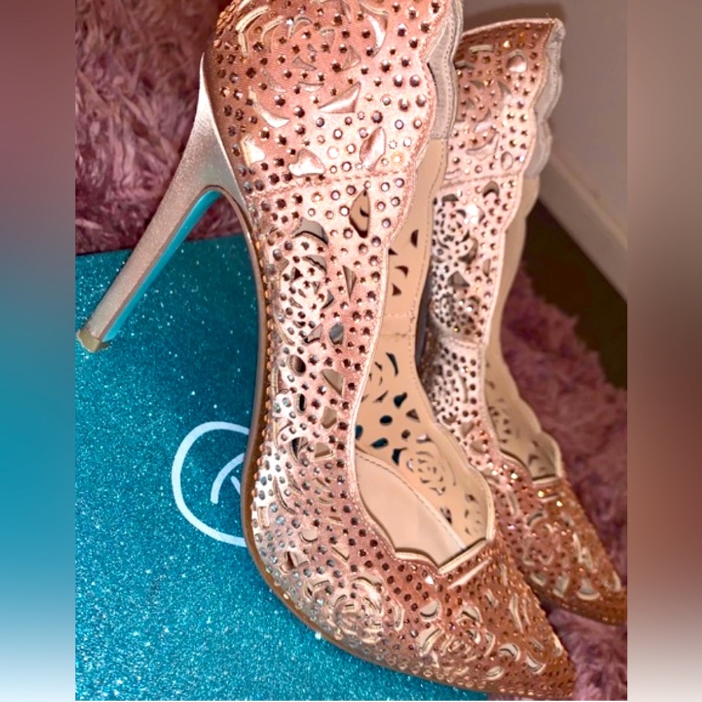 Blue by Betsy Johnson rose gold heels